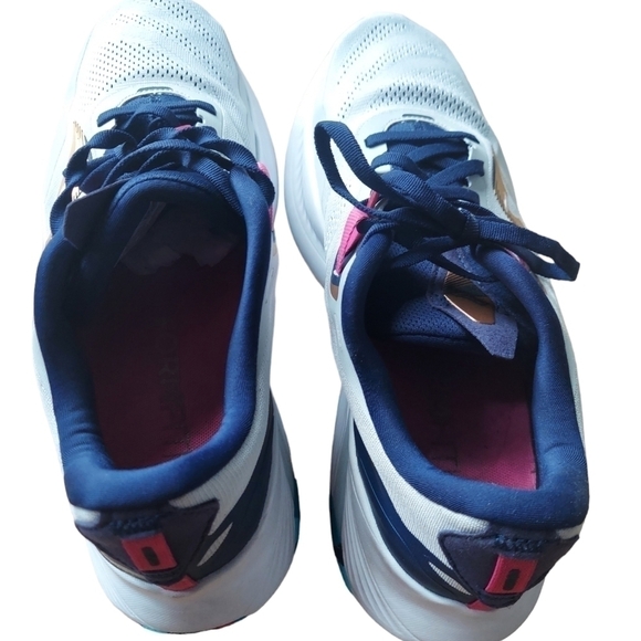 10.5 Saucony PWRrun navy pink gold and gray shoe - Picture 4 of 6